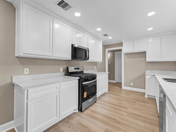 2202 Des Jardines Street, Houston TX 77023