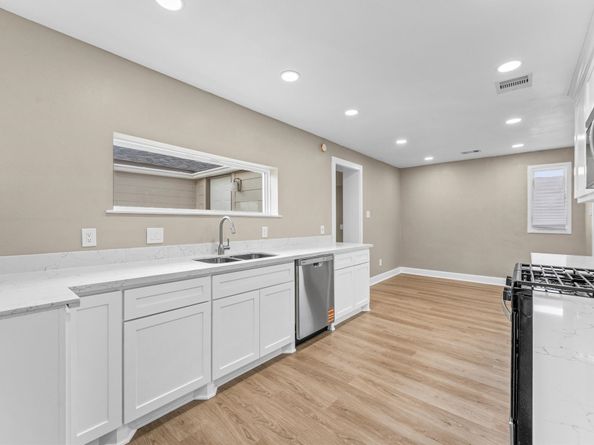 2202 Des Jardines Street, Houston TX 77023