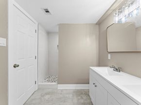 2202 Des Jardines Street, Houston TX 77023