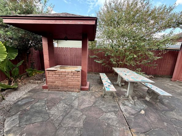 7007 Avenue F, Houston TX 77011