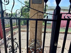 7007 Avenue F, Houston TX 77011