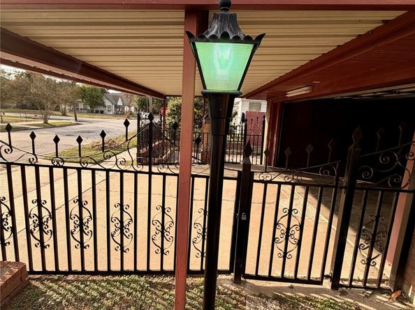 7007 Avenue F, Houston TX 77011