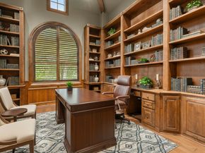 10 Maroon Creek Court, The Woodlands TX 77389