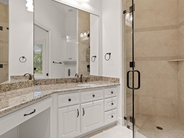 10 Maroon Creek Court, The Woodlands TX 77389