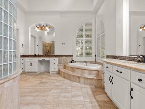 10 Maroon Creek Court, The Woodlands TX 77389