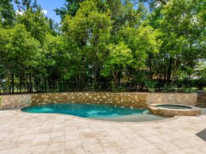 10 Maroon Creek Court, The Woodlands TX 77389