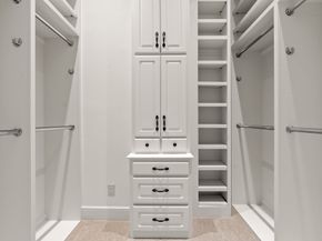 10 Maroon Creek Court, The Woodlands TX 77389