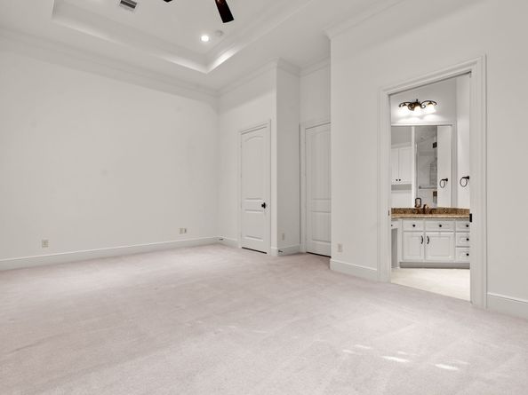 10 Maroon Creek Court, The Woodlands TX 77389