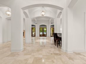 10 Maroon Creek Court, The Woodlands TX 77389