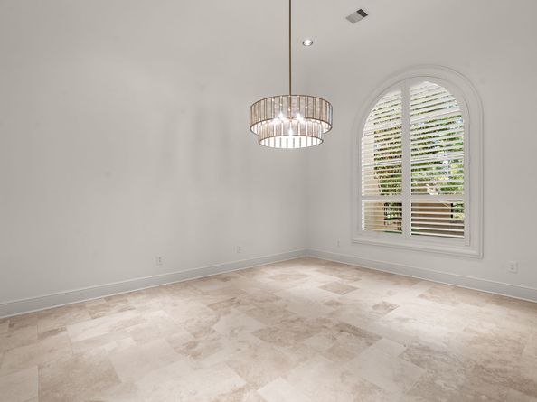 10 Maroon Creek Court, The Woodlands TX 77389