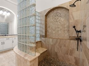 10 Maroon Creek Court, The Woodlands TX 77389