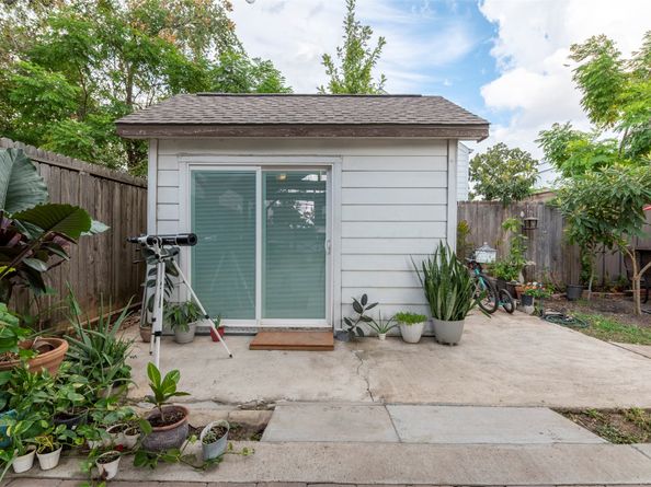 121 E 32nd Street, Houston TX 77018