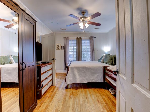 121 E 32nd Street, Houston TX 77018