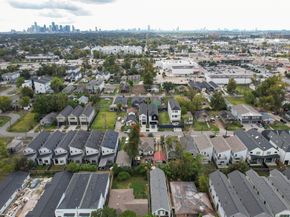 121 E 32nd Street, Houston TX 77018