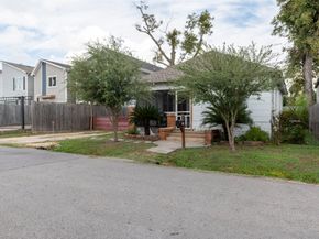 121 E 32nd Street, Houston TX 77018