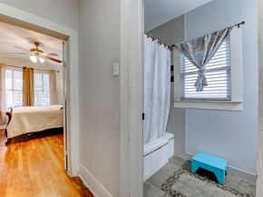 121 E 32nd Street, Houston TX 77018