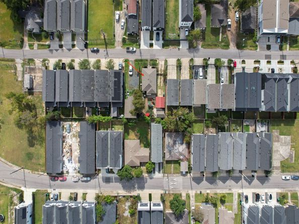 121 E 32nd Street, Houston TX 77018