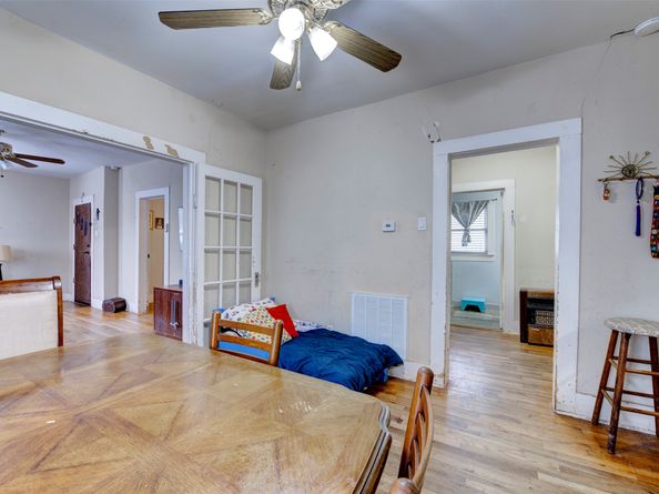 121 E 32nd Street, Houston TX 77018