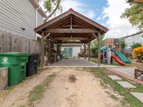 121 E 32nd Street, Houston TX 77018