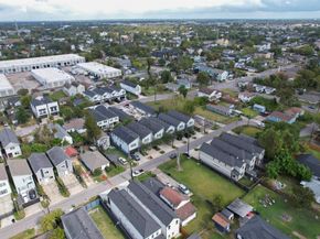 121 E 32nd Street, Houston TX 77018