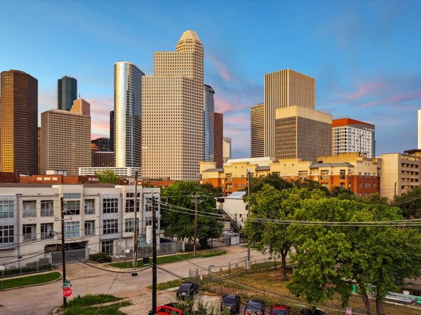 2006 Helena Street, Houston TX 77002