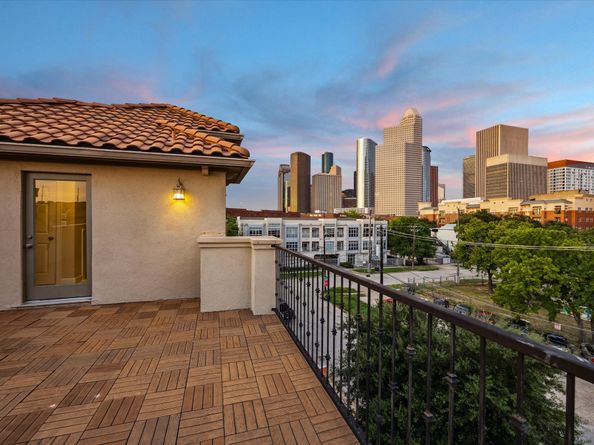 2006 Helena Street, Houston TX 77002