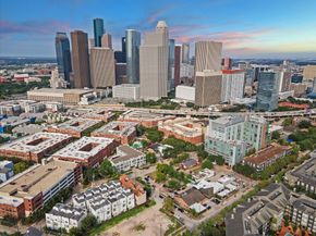 2006 Helena Street, Houston TX 77002