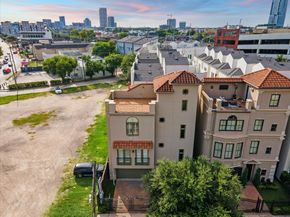 2006 Helena Street, Houston TX 77002