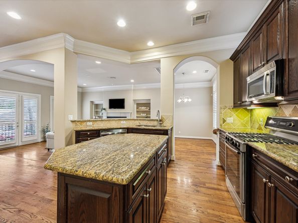 2006 Helena Street, Houston TX 77002