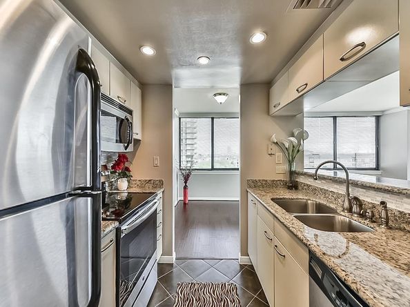 3525 Sage Road 704, Houston TX 77056