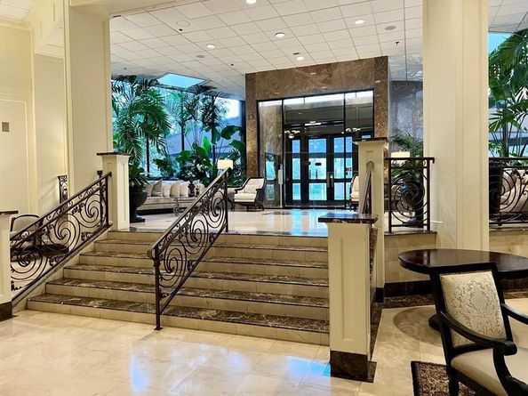 3525 Sage Road 704, Houston TX 77056