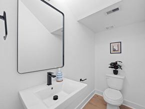 320 Neyland Street, Houston TX 77022