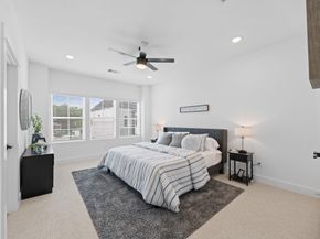 320 Neyland Street, Houston TX 77022