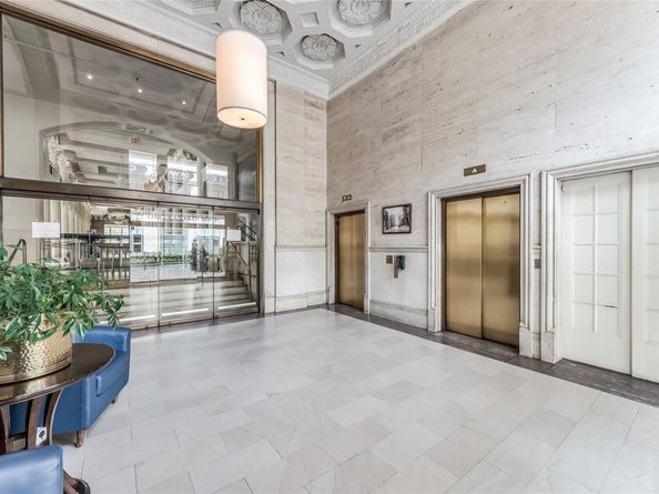 201 Main Street 3D, Houston TX 77002