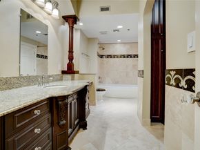 201 Main Street 3D, Houston TX 77002