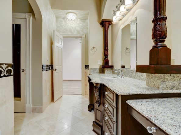 201 Main Street 3D, Houston TX 77002