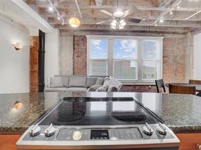 201 Main Street 3D, Houston TX 77002