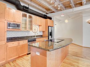 201 Main Street 3D, Houston TX 77002