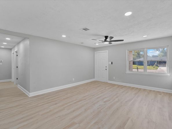 5531 Elm Tree Drive, Houston TX 77048