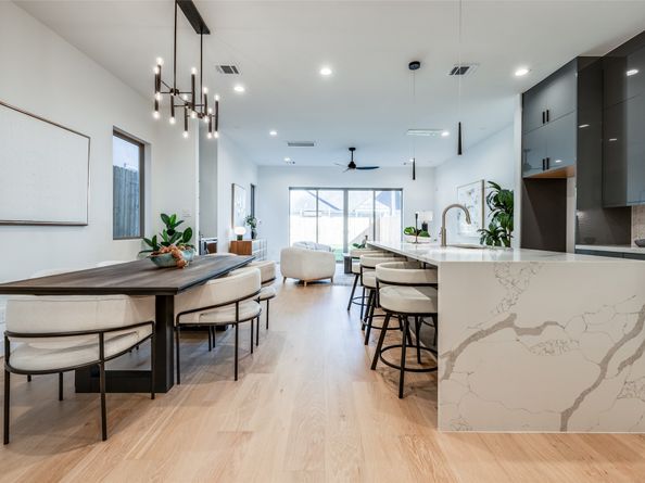 2630 PECKHAM Street, Houston TX 77098