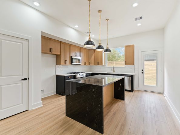 8044 Sunbury Street, Houston TX 77028