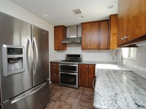 7953 Ridgeview Drive, Houston TX 77055