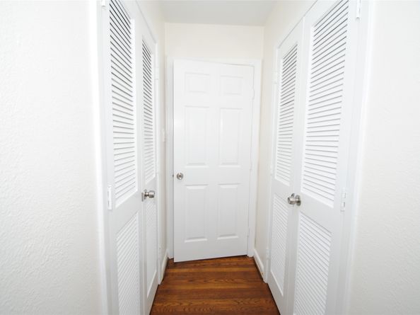 7953 Ridgeview Drive, Houston TX 77055