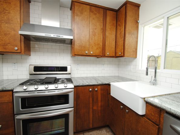 7953 Ridgeview Drive, Houston TX 77055