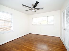 7953 Ridgeview Drive, Houston TX 77055