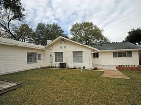 7953 Ridgeview Drive, Houston TX 77055