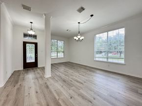 73 E Montfair Boulevard, The Woodlands TX 77382