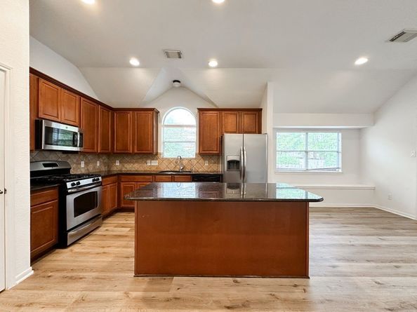 73 E Montfair Boulevard, The Woodlands TX 77382