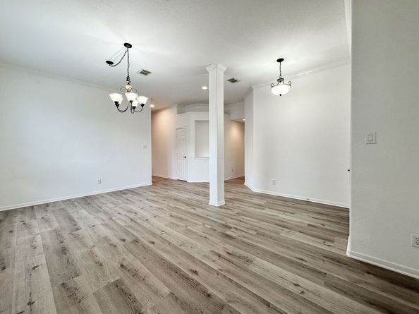 73 E Montfair Boulevard, The Woodlands TX 77382