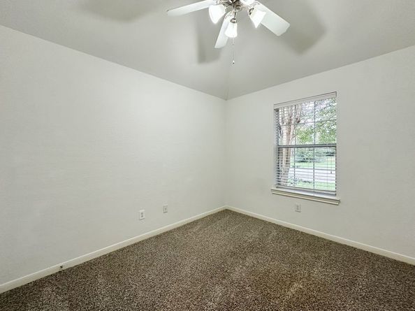 73 E Montfair Boulevard, The Woodlands TX 77382